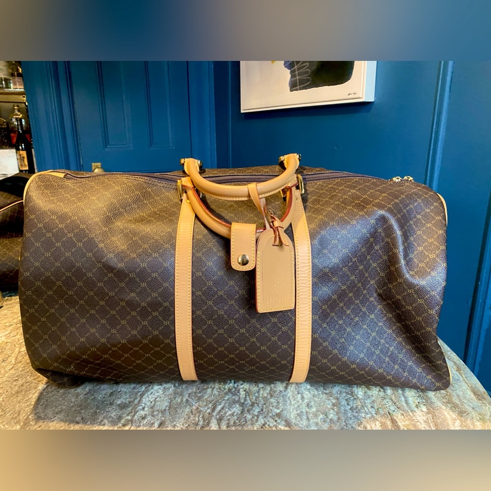 Italian Leather Duffle Bag by Rioni. Made in Italy.